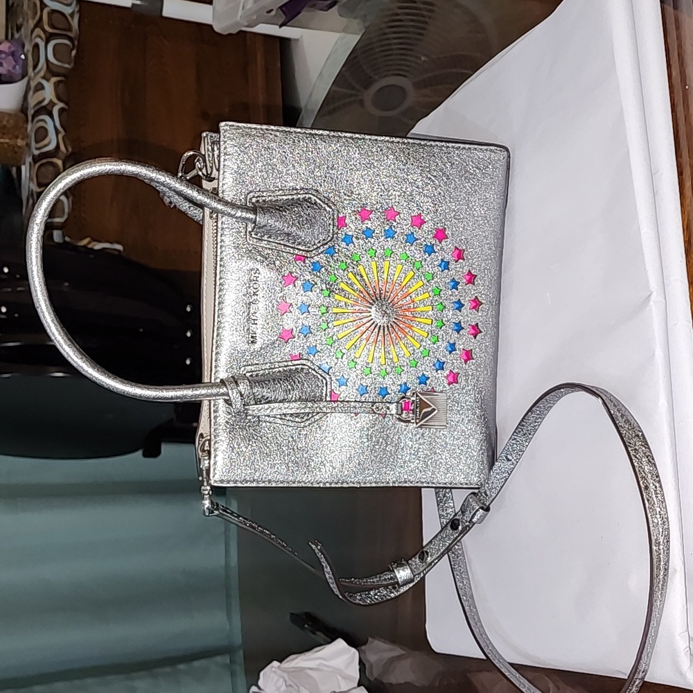 EUC- Michael Kors Mercer Silver Metallic Light Up Purse - RARE!